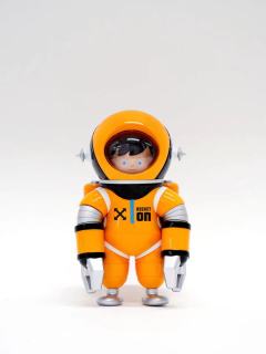 009 Space Walker Rocket on UNIO橙色工作服