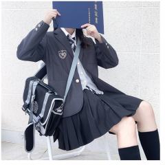两粒扣西服-资料图