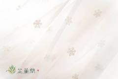 满绣雪花马面 -资料图