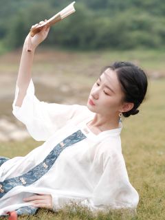 绽放铃兰花-资料图