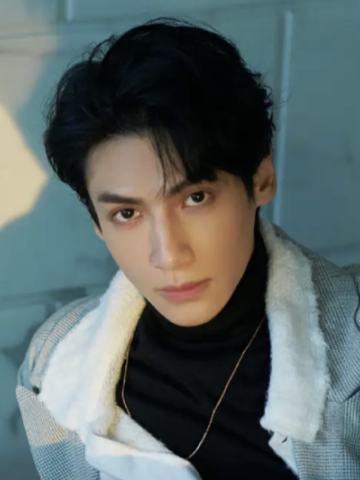 罗云熙代言周边