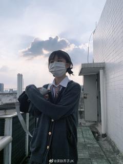 碳碳开衫-资料图