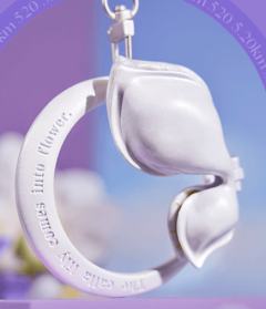 拥抱寰宇-资料图