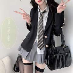 同学录制服包-资料图