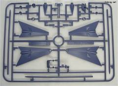 1/100 高达SEED DESTINY模型系列 LN-GAT-X207 星云迅雷高达-资料图