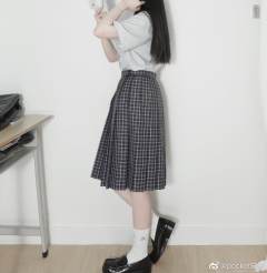 雾野女子-资料图