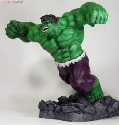 Fine Art Statue 绿巨人浩克 -资料图