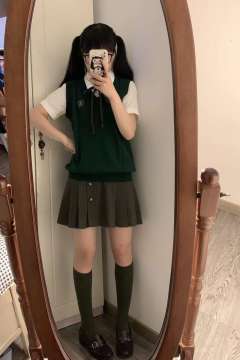 东知纯·套装-资料图