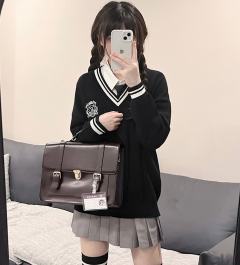 学院风毛衣-资料图