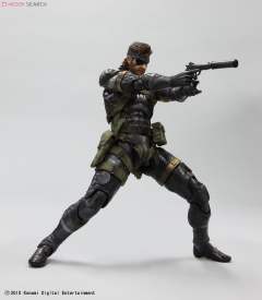 裸蛇 Sneaking Suits-资料图