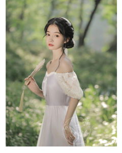 蕾丝花朵泡袖裙吊带-资料图