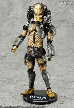 Revoltech 铁血战士 -资料图