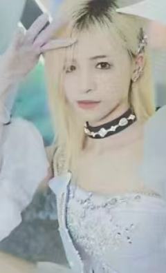 23总选场限小卡 可璐