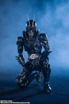 SHF 假面骑士Black Sun 日亚限定款（含台座）-资料图