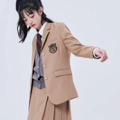 三粒扣西服-资料图