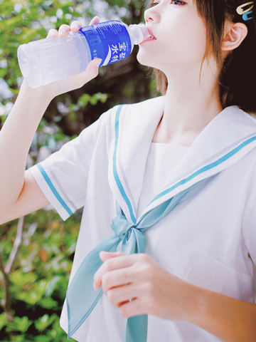 九尾 水手服