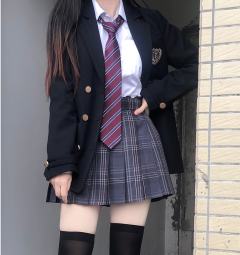 星屿高·西服-资料图