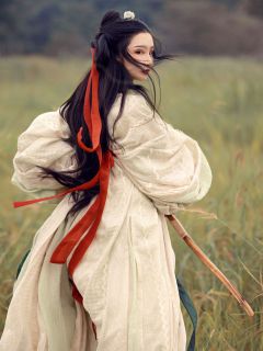 蒹葭与白露-资料图