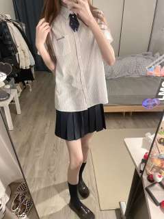 条纹衬衫-资料图