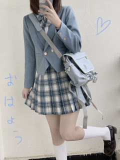 宫泽野·西服-资料图