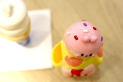 白巧草莓流心冰淇淋-资料图