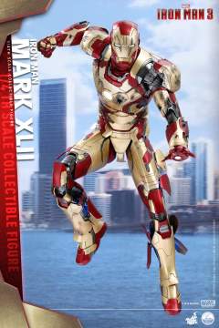 1:4比例珍藏人偶 钢铁侠MARK 42-资料图