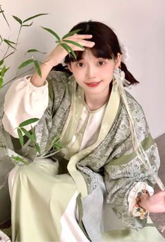 恋恋花房 青萝-资料图