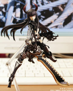 figma#SP-017 黑金锯手 -资料图