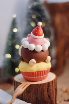 草莓猪猪马芬杯蛋糕-资料图