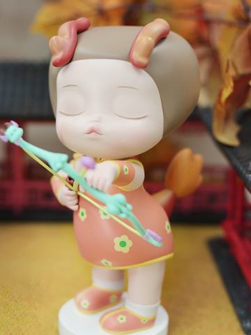 C3M北外滩艺术馆 X 爱尔芙 联名 扳指手办