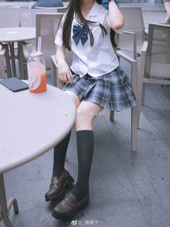 小白 衬衫-资料图
