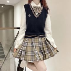 星皖学院毛衣背心-资料图