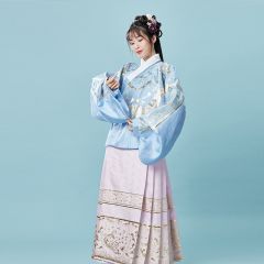 彩翮衔瑞-资料图