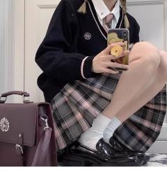 野川莓莓·套头毛衣-资料图