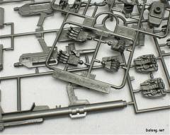 MG RX-78-2 高达 钛金属色电镀版-资料图