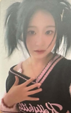 朱一柠 八周年纪念小卡 ver.A