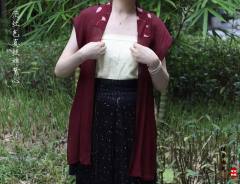 酒红宋制汉服-资料图