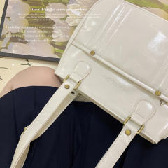 同学录制服包-资料图