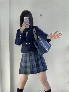 宫泽野·西服-资料图