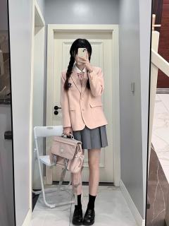三口袋西服-资料图