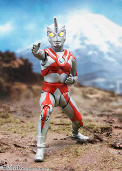 SHF 艾斯奥特曼-资料图