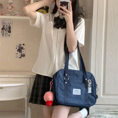 小奈中·衬衫-资料图