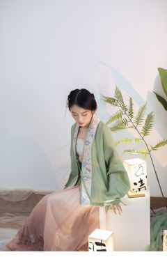 秋婵-资料图