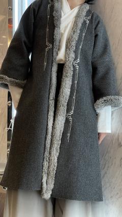 毛呢冬款汉元素服-资料图