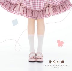 扑克小姐-资料图