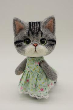 穿裙子的猫-资料图