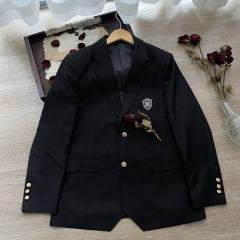 畈知高·西服-资料图