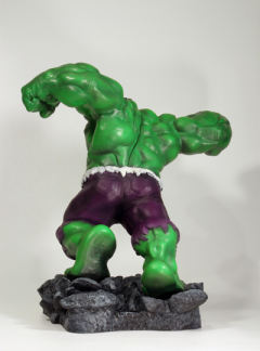 Fine Art Statue 绿巨人浩克 -资料图