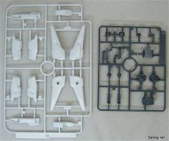 1/100 高达00模型系列 GN-003 主天使高达-资料图