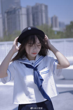 丘岛中·水手服-资料图